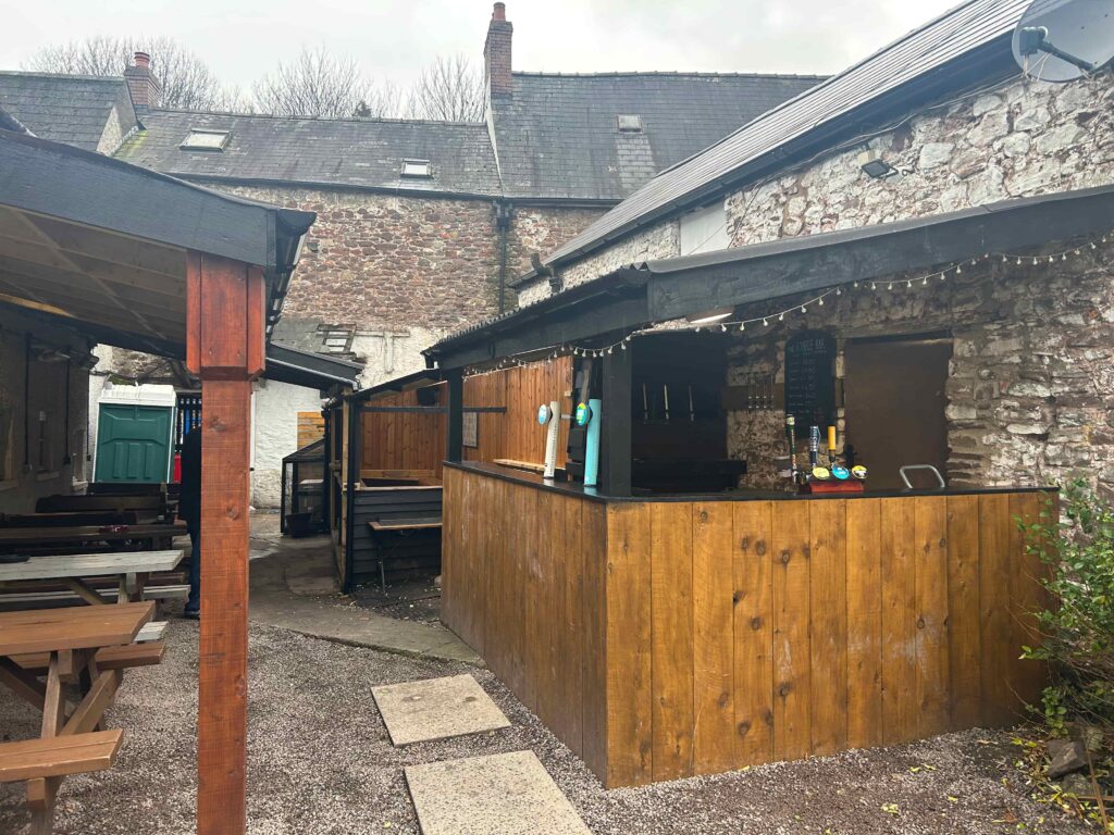 photo of the outside bar at the coach and horses abergavenny